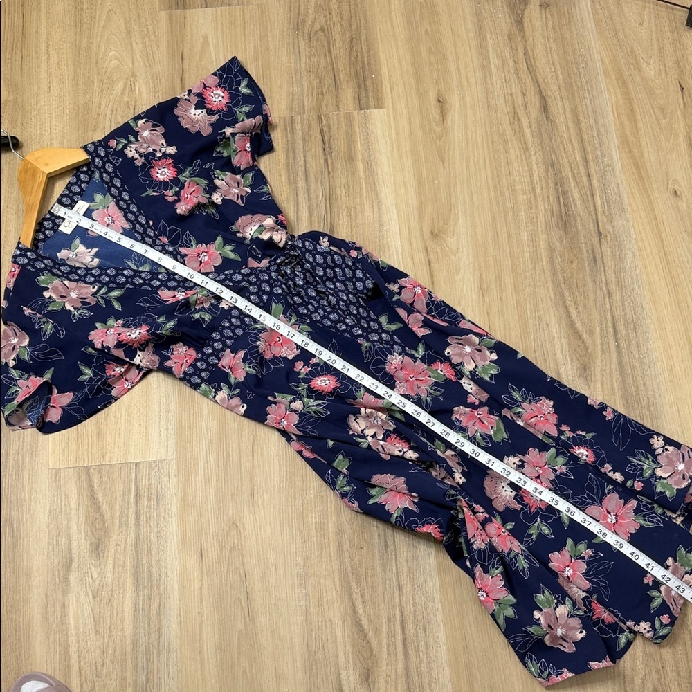 Jessica Simpson Maternity Navy Floral Wrap Maxi Dress – Medium - Picture 9 of 10